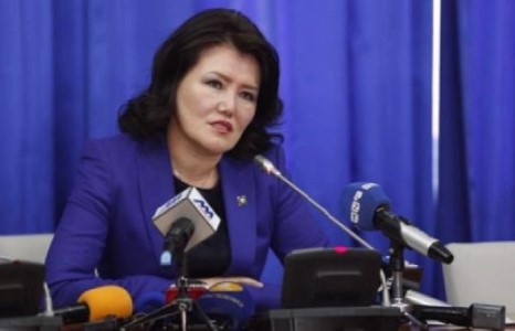 Л.Эрдэнэчимэг гишүүн сонгогчдоосоо ”гуйлга” гуйжээ