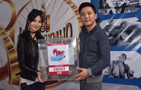 Урлагийнхан “Найзуудын тус 2000” аянд нэгдлээ