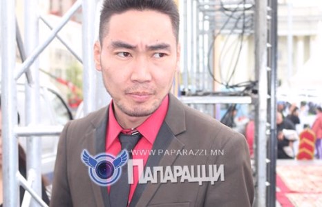 Шавиа гэргийгээ болгосон багш 