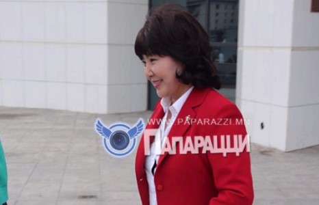 Азын тэнгэр Д.Сарангэрэлийг дахин ивээлдээ багтаах болов уу 