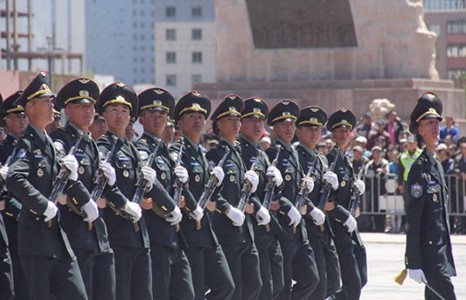 Чингисийн талбайд “Монгол цэргийн жавхаа” үзүүлж байна