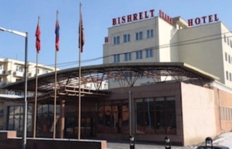 “Бишрэлт холдинг” ажилчдынхаа цалинг хувиасаа тавьж байсан гүйцэтгэх захирлаа хохироожээ