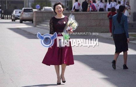 “Одон”-оор “бөмбөгдүүлсэн” хэвлэлийн магнат Нинжээ