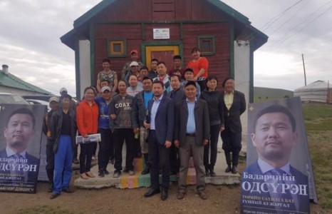 Бие даан нэр дэвшигч Б.Одсүрэн Хан-Уул, Багахангай дүүргийн  иргэдтэй уулзалт хийлээ