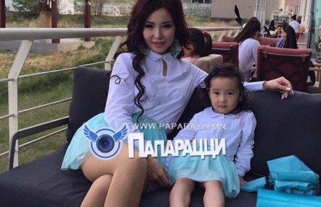 Дуучин Анугийн охин 3 нас хүрчээ 