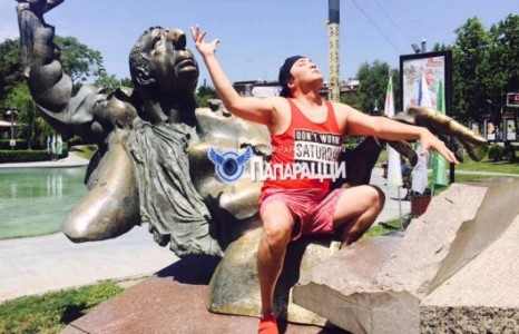 Хувийн амьдралаа цэгцэлчихвэл өөлөх юмгүй залуу л даа 