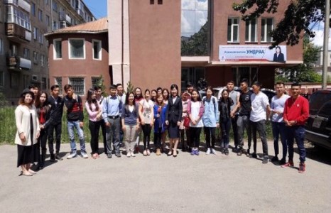 Баянголын залуус АНХНЫ СОНГОЛТ-оороо маргаашийг өөрчилнө