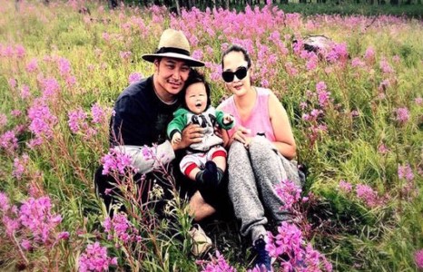  Далий ягаан цэцгэнд төөрсөн Эбигийн гэр бүл 