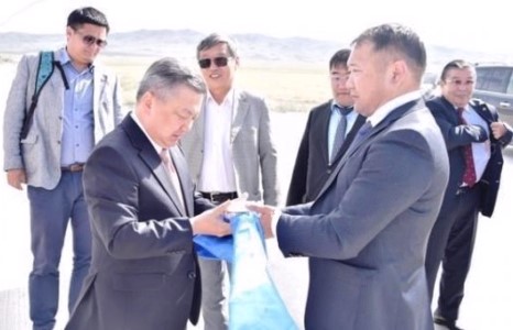 АН-ын дарга З.Энхболд Говь-Алтай аймагт ажиллаж, иргэд сонгогчидтой уулзалт хийж байна