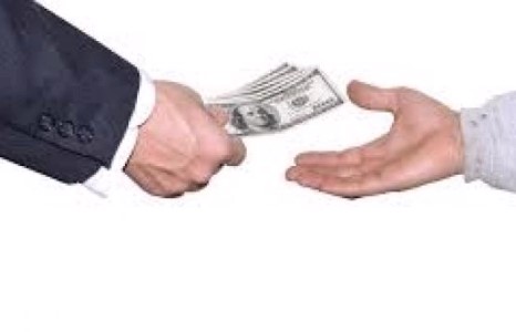 Бэлэн мөнгө тараасныг мэдээлбэл мөнгийг 20 дахин нугалж олгоно