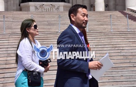 Б.Одсүрэн шиг л бай л даа 