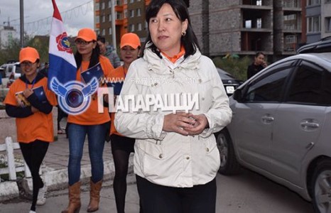 Улстөр дэх шинэ өнгө, Ундраа 