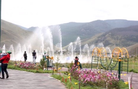 Цэцэрлэгт хүрээлэнгийн задгай талбайд кино үзвэр болно