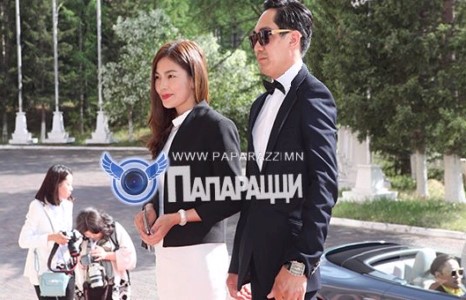 Хүсэмжит бүсгүй ч даруухан төрхөөрөө “очков”  цуглуулагч 