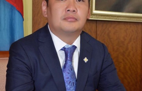 Чуулганд үзэгддэггүй Б.Наранхүү…