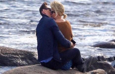 Тайлор Свифт папарацийн дуранд өртжээ