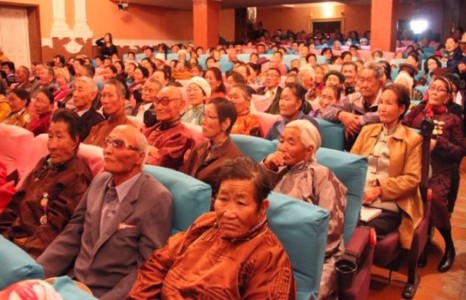 АХМАДУУДЫН 90 ХУВИЙГ ТЭТГЭВРИЙН ЗЭЭЛТЭЙ БОЛГОЖ УХАРЛАА