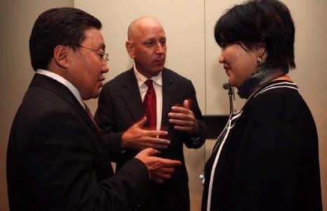 “ASEM”-ын зочдыг гайхшруулсан орчуулагч бүсгүй Э.Содонтогос гэж хэн бэ