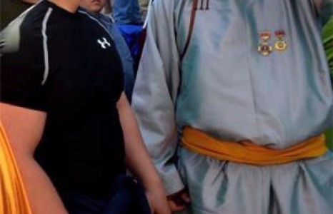 Цаг цагаараа байдаггүй, гишүүн гишүүнээрээ үлддэггүй гэж энэ дээ 