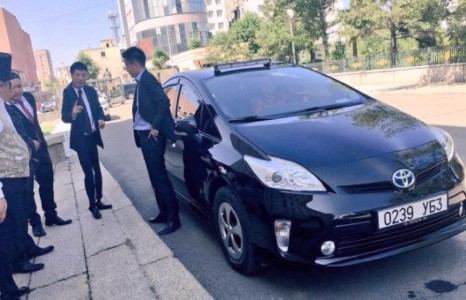 Шинэ хотын даргын шинэ унаа  “prius”