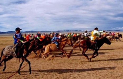 Улсын Алдарт уяач Т.Болдбаатарын халиун азарга торгон жолоо өргүүлэв