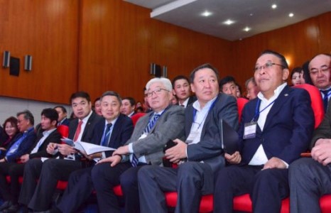 Э.БАТ-ҮҮЛИЙГ АН-ЫН ДАРГА БОЛОХ, ИРЭХ ЖИЛИЙН СОНГУУЛЬД НЭР ДЭВШИХИЙГ ФРАКЦУУД ЗӨВШӨӨРӨХ ҮҮ