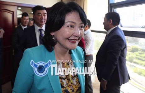 Даагаа нэхсэн Б.Ундармаа  давж гарч чадлаа 