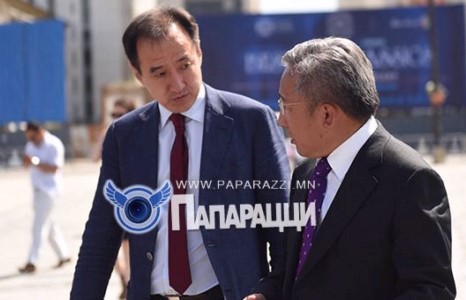 Костюм пүүз хослуулсан шинэ гишүүн 