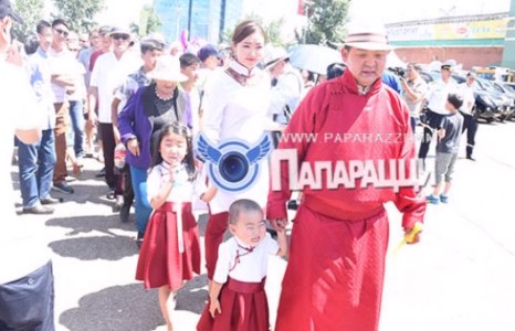Банш Батаа баншхануудтайгаа хамт 