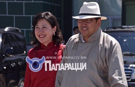 Улс төр дэх шинэ өнгө А.Ундраагийн сонголт 