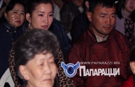 Шинэхэн гишүүн гэргийтэйгээ сонгодог үдэшт саатав 