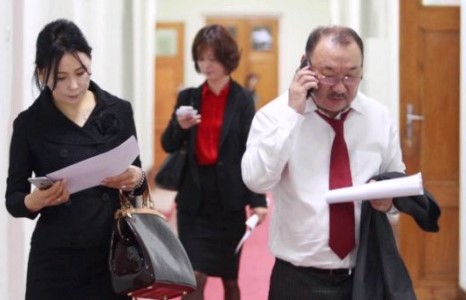 Ж.Цолмонг зүтгүүлж, бусдыг нь буцаахаар болжээ