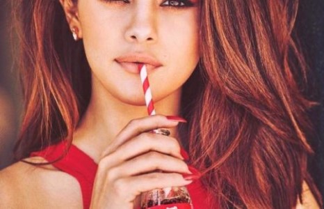 Селена Гомес хэдхэн минутад хагас сая доллар олдог