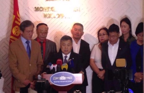 Анхдугаар чуулганыг хойшлуулах ёстой гэв