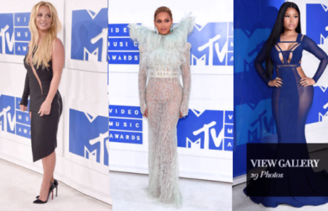 Яг одоо өрнөж буй MTV MTV Video Music Awards -ын улаан хивсний ёслол. ”Фото”