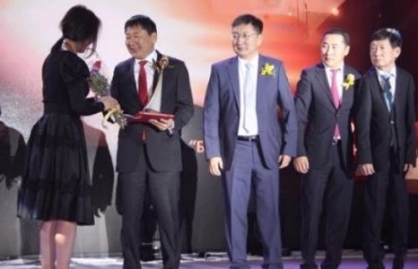 Б.Дэлгэрсайхан өөрөө дэндүү тансаг хүн