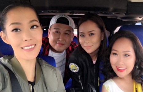 С.Сарнай загварын тайзнаас дуучин, дуучинаас кино урлаг руу урвав 