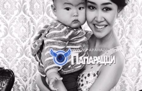 Хөөрхөн Мишээл хайртай хүүгийнхээ хамтаар анх удаа 