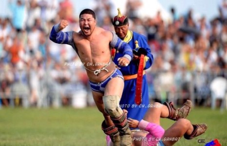 Даншиг наадмын бөхийн барилдаан эхэллээ