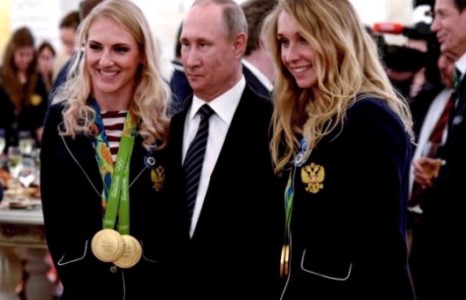 ОХУ-ын ерөнхийлөгч В.Путин тамирчиддаа шагнал гардууллаа