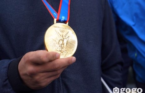 Г.Мандахнаранд алтан медаль, 20 сая төгрөг гардууллаа