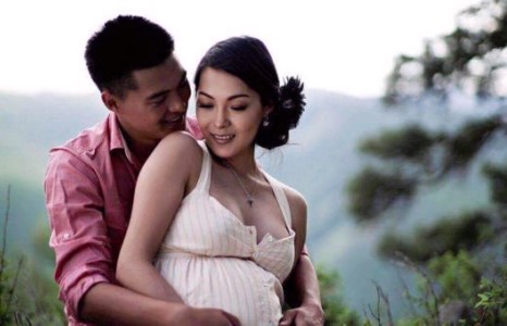 С.Сарнай хөл хүнд байсан үеийн нандин зурагнуудаасаа хуваалцлаа 