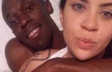 Усейн Болт бааранд хүүхнүүдтэй “савжээ”