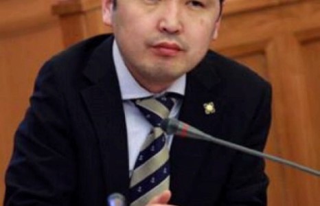 О.Баасанхүү: МАН эрх мэдэлдээ ташуурч байгаад эвгүй байдалд оров. МАХН-ын нэрээр л ТА НАР хүн болсон шүү