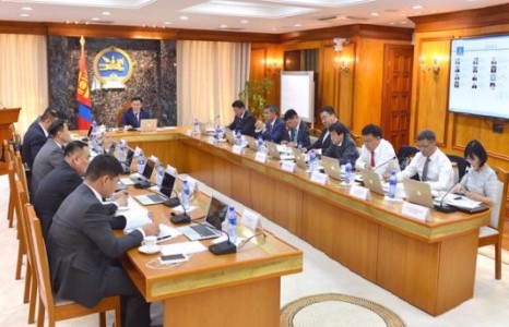 Сайд нь байхгүй үед эзгүйрсэн яамыг “толгойлох” үүрэгтэй дэд сайд нараас “гологдол” гарлаа