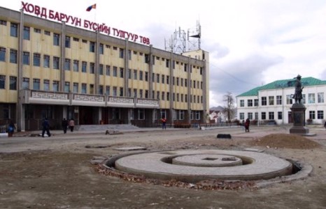 Төрийн мөнгийг завшчихаад АЛБАН ТУШААЛ горилж яваа хүн хэн бэ?