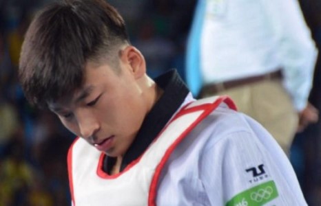 П.Тэмүүжинд “2020 УБА” дугаартай ”Приус-30” машин бэлэглэлээ