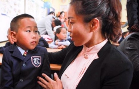 Олимпийн мөнгөн медальт Д.Сумъяа 50 дугаар сургуулийн нээлтэд оролцлоо