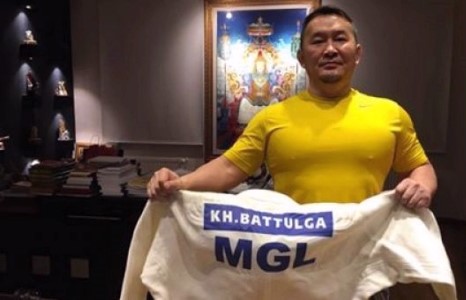 Х.Баттулга “Хөдөлмөрийн баатар”-аас татгалзжээ