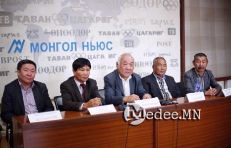 Э.Бат-Үүлийг улс төрийн тавцангаас буулгах оролдлого гэв